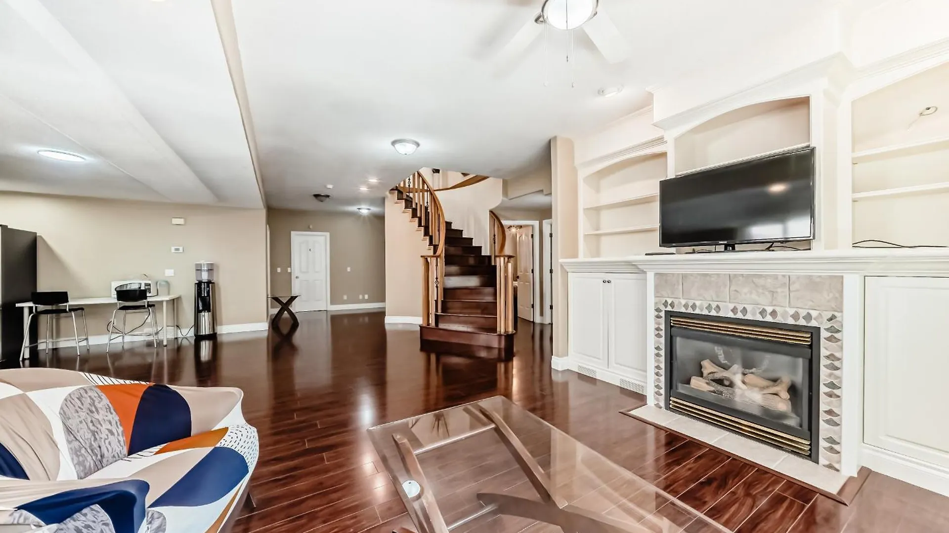 Cozy Two Bedrooms With External Bathroom Just For You Calgary 0*,